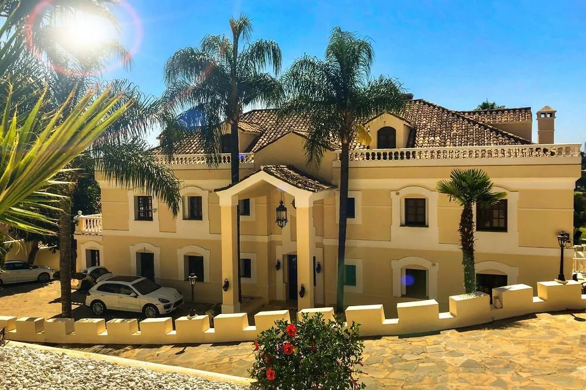 Huge Golf And Spa Mansion 8 Min From Puerto Banus Estepona Holiday home