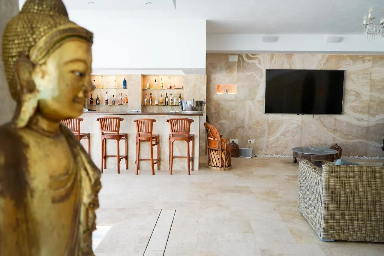 Huge Golf And Spa Mansion 8 Min From Puerto Banus Estepona Holiday home